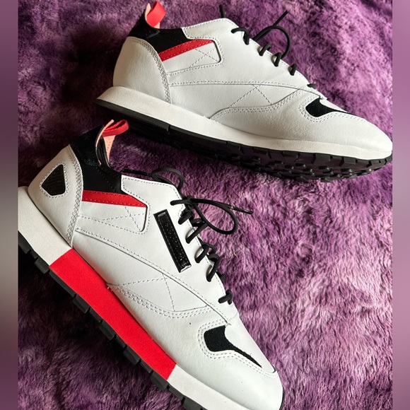 ❌SOLD❌ REEBOK KICKS - Picture 1 of 5